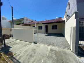 Casa a 350 metros da praia